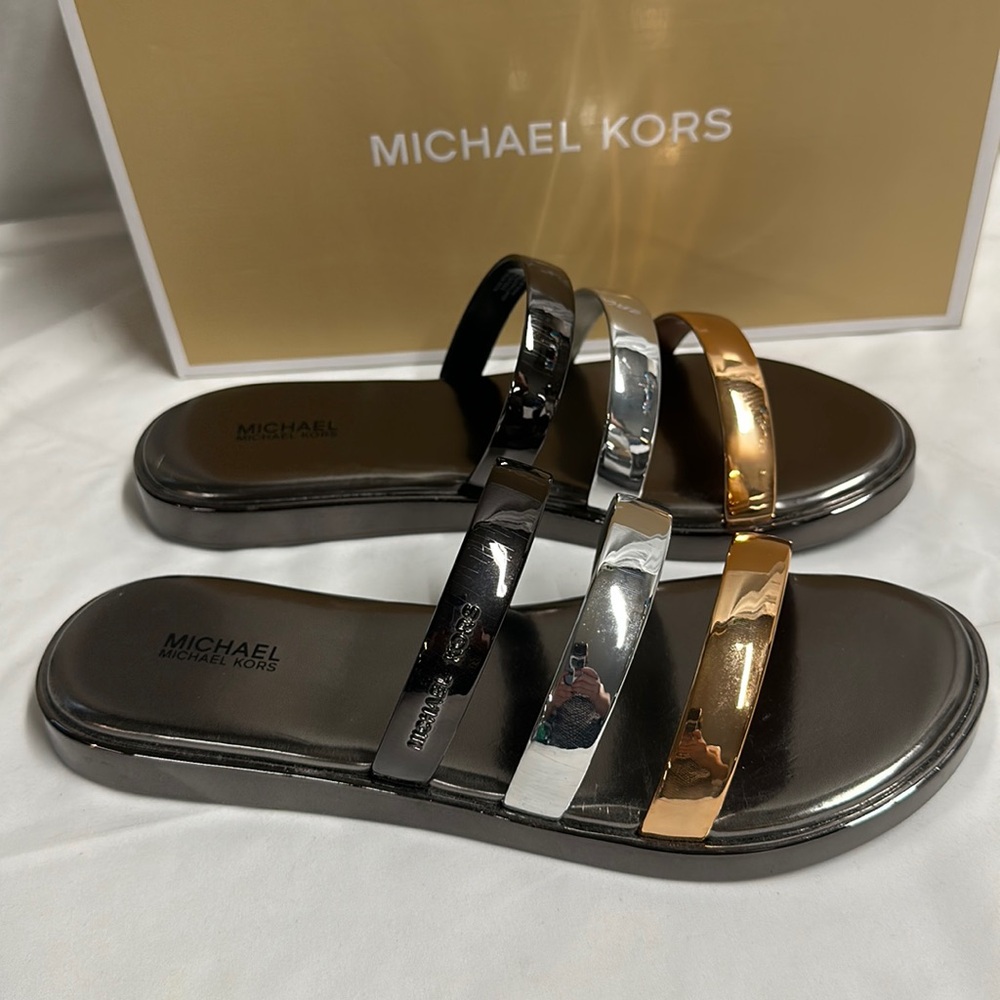 Michael Kors Keiko Slide Metallic Gun/Silver Size 8 New In Box